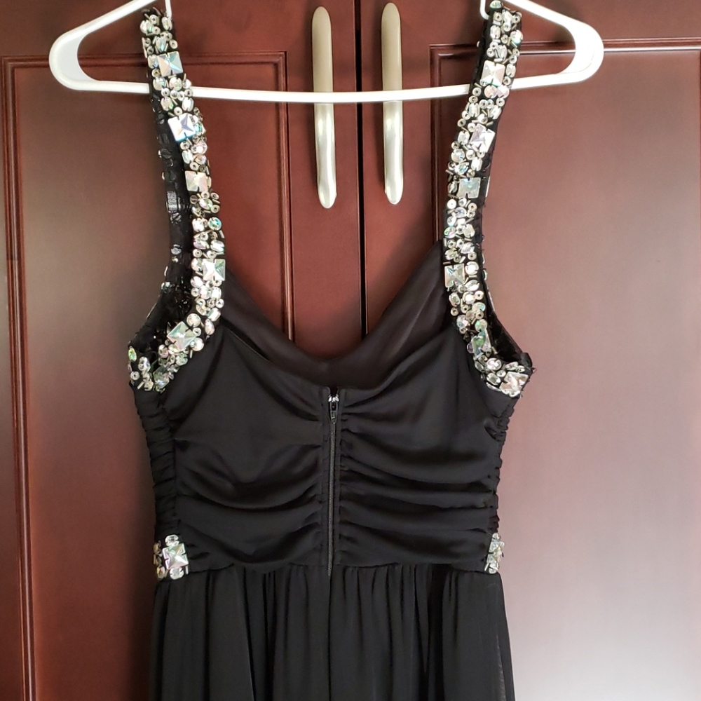 3X HOST PICK. Gorgeous, Flattering Formal Dress - Picture 5 of 6